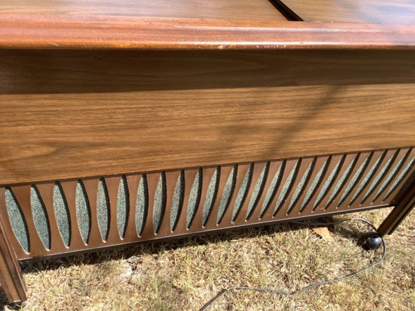 Vtg wood mid Century modern RCA Victor Stereo Console cabinet Radio turn table