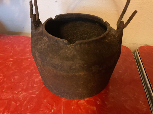 Vtg antique Cannon deepfields pot cast iron war item
