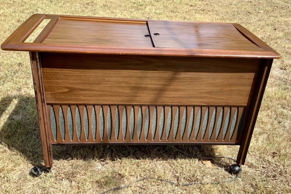 Vtg wood mid Century modern RCA Victor Stereo Console cabinet Radio turn table