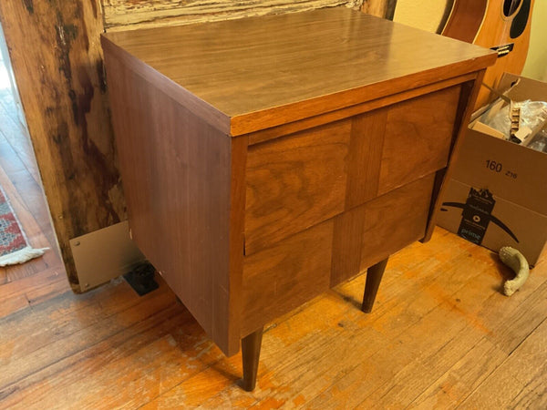 Vtg Ward Furn Mfg Co Mid Century  modern Chest nightstand Tapered legs