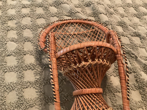 VINTAGE WICKER PEACOCK CHAIR PLANT STAND  doll house CHAIR RATTAN dollhouse