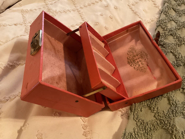 Vtg  mid century Jewelry Box  chest MCM Pink With Velvet Lining Lock