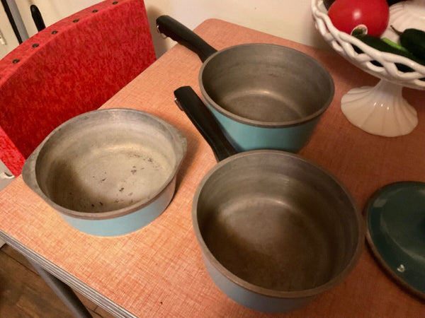 VTG CLUB ALUMINUM Sauce Pots Dutch  w/ Lids (3) Mid Century Modern Aqua