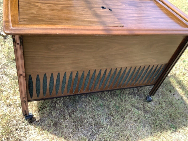 Vtg wood mid Century modern RCA Victor Stereo Console cabinet Radio turn table