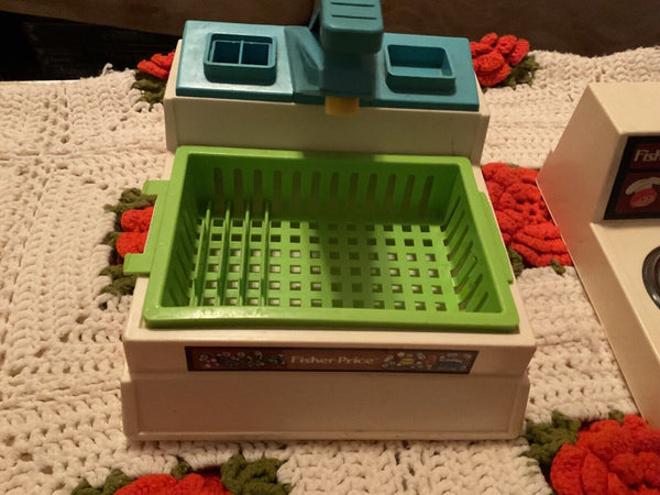 Vintage Fisher Price Fun with Food Sink Set #918 Strainer & stovetop stove