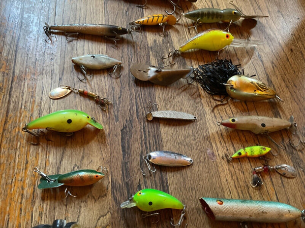 Lot  21 vtg red fin Cordell mann’s shadrac Ross boss Lures 13  unmarked