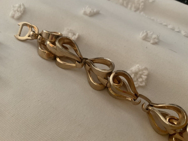 Sperry signed vintage  semicircle fenestrated link choker necklace gold tone