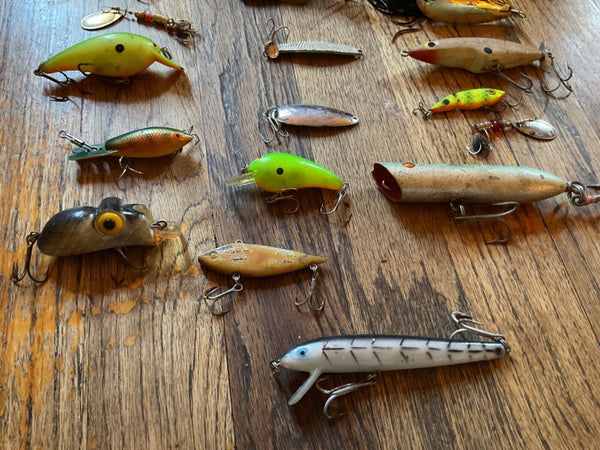 Lot  21 vtg red fin Cordell mann’s shadrac Ross boss Lures 13  unmarked