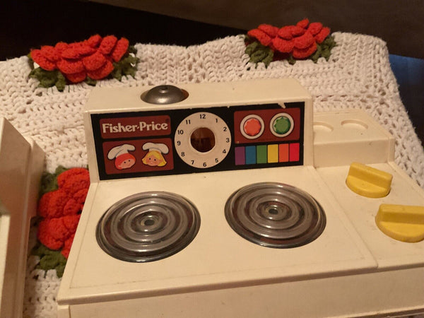 Vintage Fisher Price Fun with Food Sink Set #918 Strainer & stovetop stove