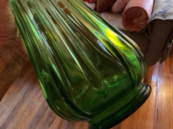 Large Vintage mid century  MCM L.E. Smith Green Swung Vase ribbed
