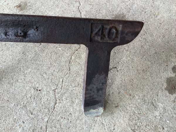 VTG ANTIQUE #40 CAST IRON FIREPLACE ANDIRIONS LOG DOGS HEAVY DECO