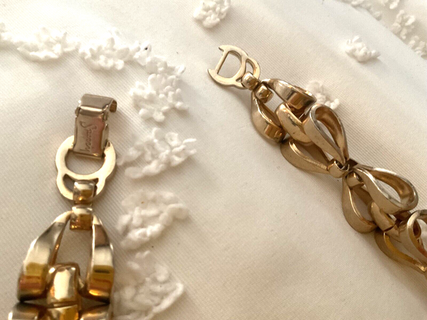 Sperry signed vintage  semicircle fenestrated link choker necklace gold tone
