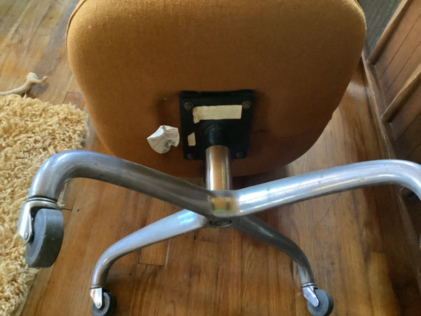 Vtg mid Century modern  Knoll Saarinen Office desk Chair rolling Swivel Base
