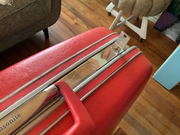 Vtg 50s-60s  Mid-Century Samsonite Silhouette  Suitcase luggage red pink key