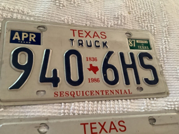 Vtg 1986-1987 TEXAS  PASSENGER  pair LICENSE PLATES  940 6hs Sesquicentennial