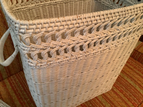 Vitg mid Century modern White Wicker Hamper Basket Lid Boho Chic MCM wastebasket