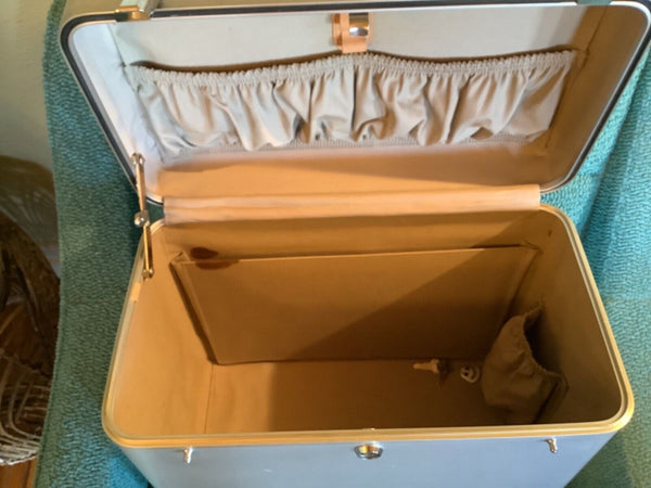 Vintage Zero Halliburton Train Case suitcase luggage briefcase attaché case