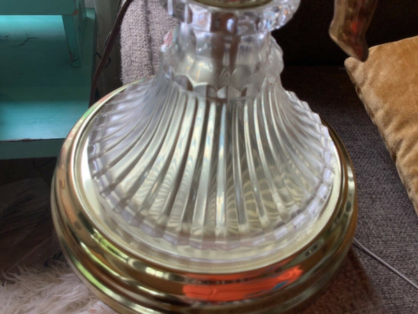 Vtg Hollywood Regency Metal brass gold & Glass Cherub Table Lamp