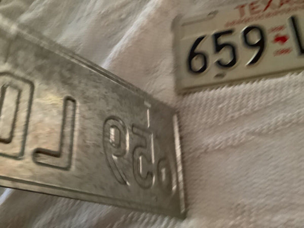 Vtg 1986 Texas  PASSENGER  pair LICENSE PLATES  659 LDh Sesquicentennial