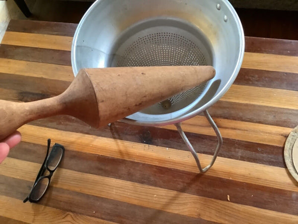 VTG WEAREVER  482  ALUMINUM SIFTER RICER MASHER CANNING CONE COLANDER STRAINER