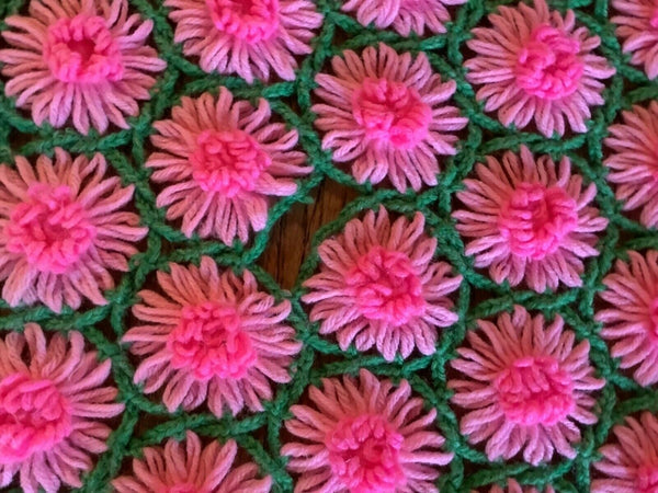 Vtg  70s Crochet 3D Daisy Blanket Flowers Shabby Chic Boho Granny throw
