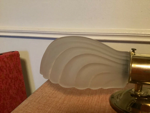 Vtg Mid Century Hollywood Regency Light Fixture shell clam slip Shade sconce