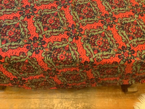 Vtg Mid Century Modern  mcm red green round kitchen Tablecloth  table cloth