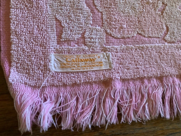 Vtg Mod Callaway Millikin Body Bath Towel Pink Floral Fringe Retro mid century
