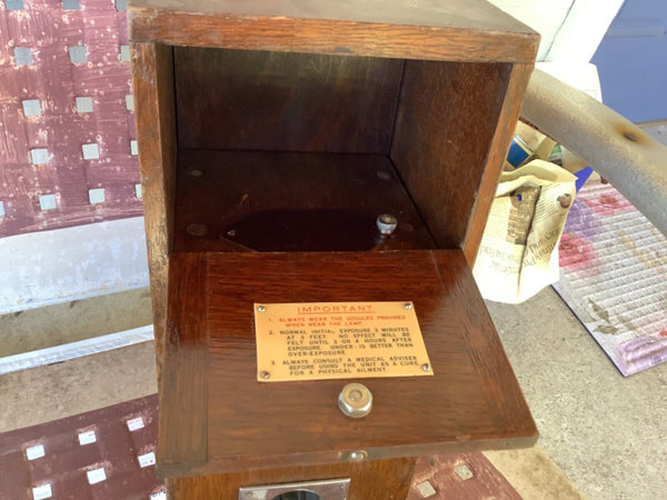 Vintage Vi-Tan Therapy SAD Light Lamp  Medical Scientific Instrument wood box