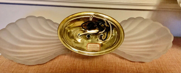 Vtg Mid Century Hollywood Regency Light Fixture shell clam slip Shade sconce