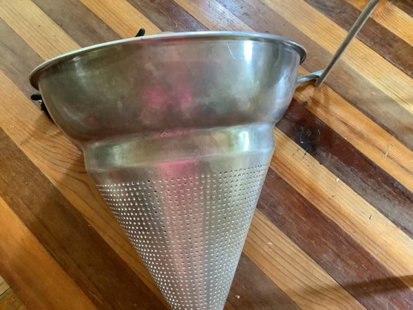 VTG WEAREVER  482  ALUMINUM SIFTER RICER MASHER CANNING CONE COLANDER STRAINER