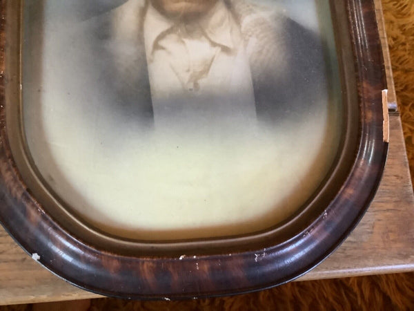 Vintage Wooden Oval Photo Picture Frame Convex Bubble Glass Black Man Rare🙌🔥