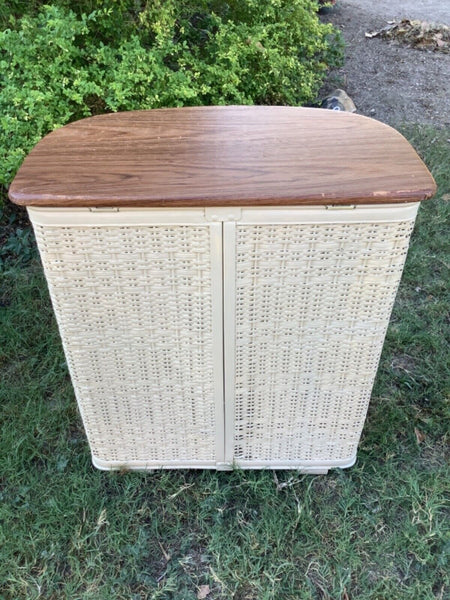 Vtg Mid Century Bathroom Laundry CLOTHES HAMPER White Wicker Pearl-Wick MCM