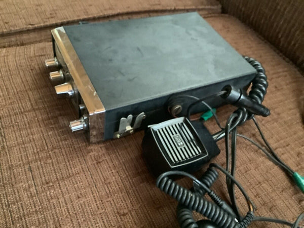 Vtg REALISTIC TRC-452 CB RADIO 40 CHANNELS (WORKS GOOD)