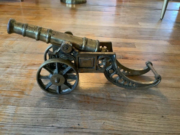 VTG antique Cannon Cast Iron  Brass Miniature Replica