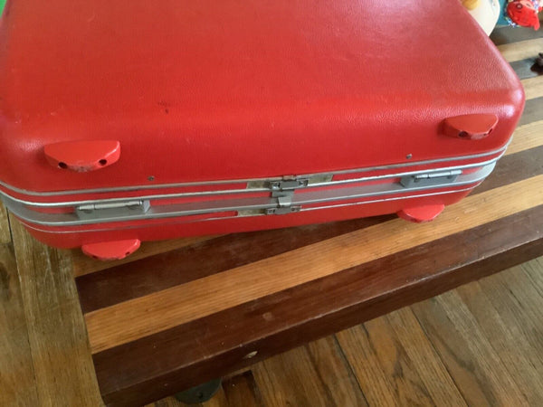 Vtg 50s-60s  Mid-Century Samsonite Silhouette  Suitcase luggage red pink key