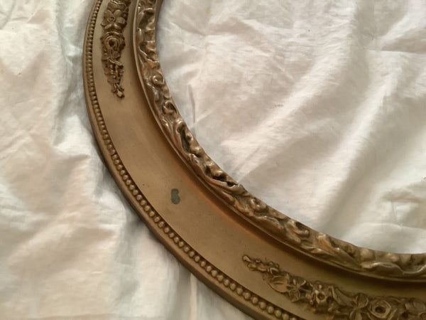 Vtg Wood wooden Gold Oval Picture Frame Ornate Carved