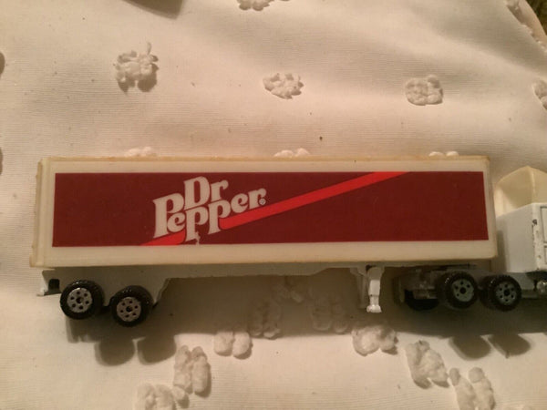 VINTAGE TOY CAR Road Champs Dr Pepper Kenworth Truck Trailer Die Cast Semi 1987