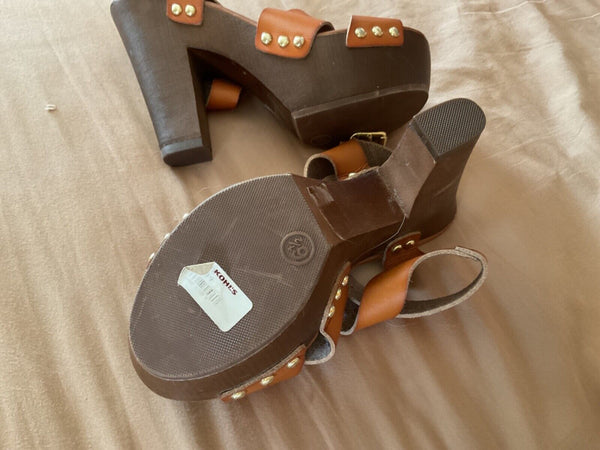 CANDIES Sandals high heels Brown Leather Shoes Size 6.5 never worn