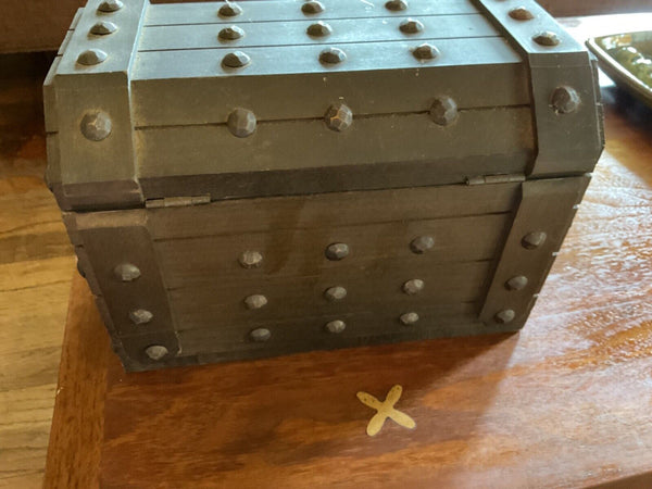 VINTAGE JEWELRY BOX TREASURE CHEST/WOOD/RED LINING/ LION HEAD GOTHIC PIRATE