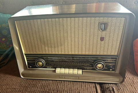 Vintage Norelco Bakelite Norelco B5x68a Tube Radio for Parts/Restoration