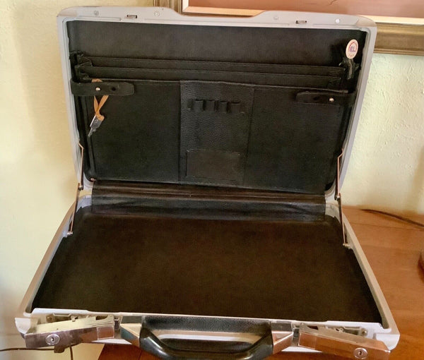 Vintage Samsonite madman Slim Briefcase black Hard Shell Key