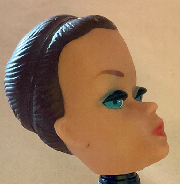 *VINTAGE 1968 FASHION QUEEN BARBIE HEAD ONLY no headband