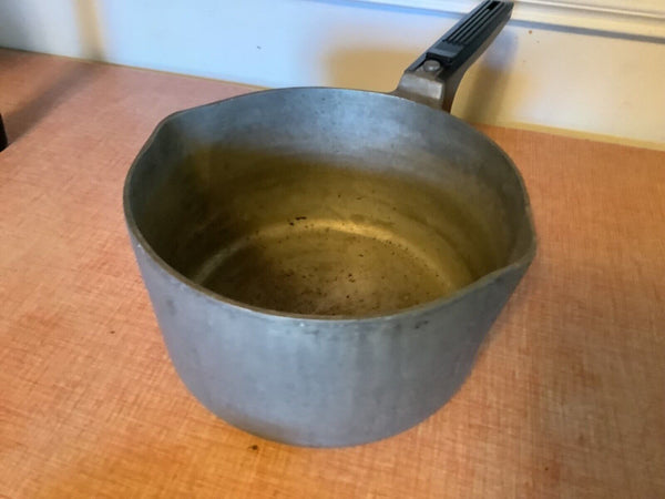 Vintage Magnalite Aluminum 3 qt pot sauce pan cookware lid