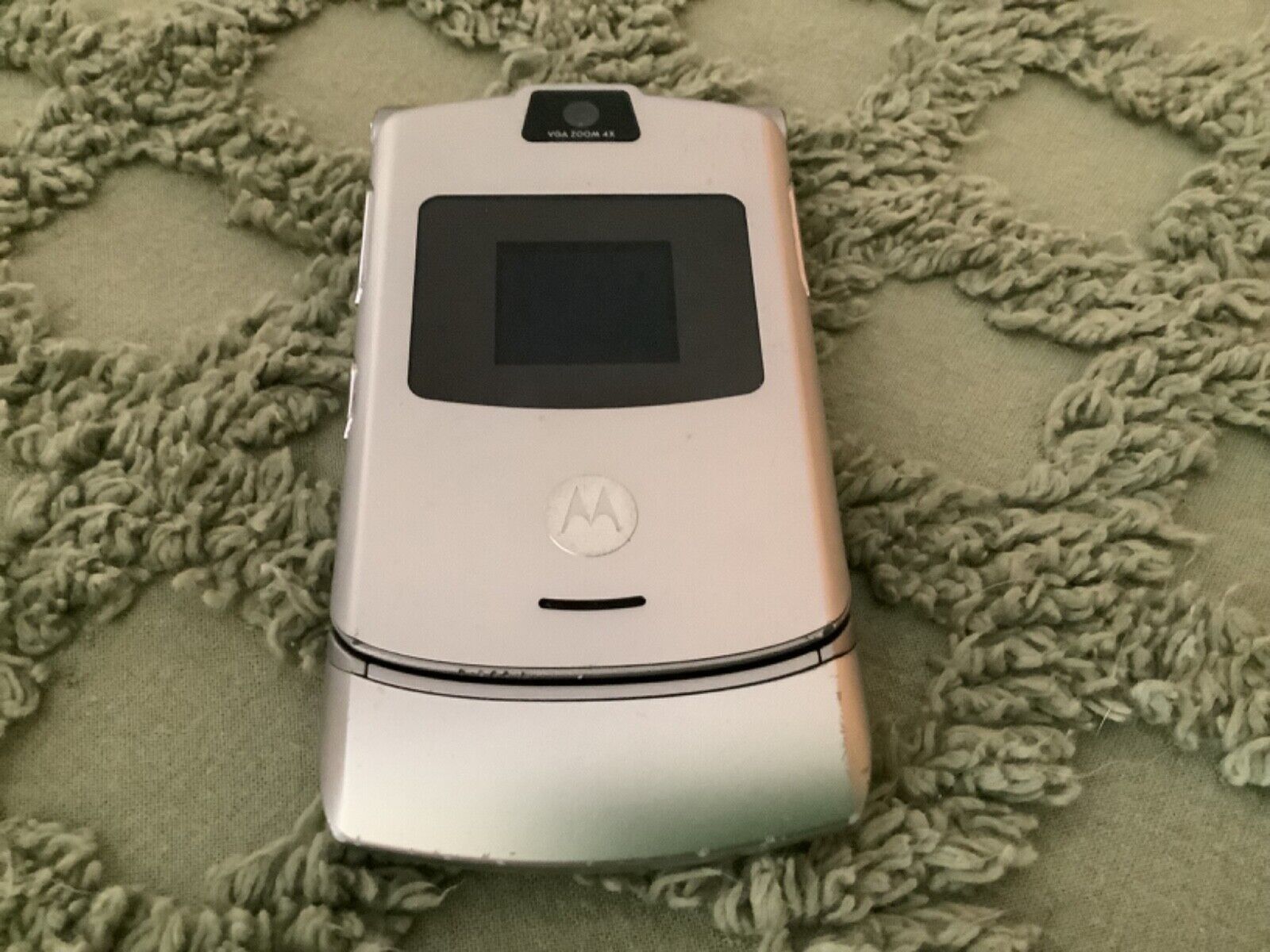 Motorola RAZR Razor V3xx Gray AT&T Cellular Cell Phone UNTESTED