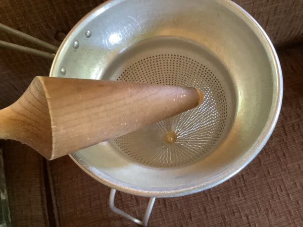 Vintage Wear Ever No. 462 Aluminum Sieve Colander Strainer w/Stand & Wood Pestle
