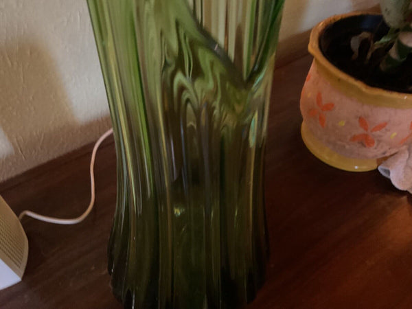 Large Vintage mid century  MCM L.E. Smith Green Swung Vase ribbed