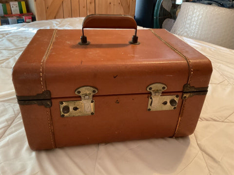 VTG  Brown Tan Train Case Makeup Suitcase Luggage traincase carry on