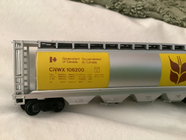 N Scale  Model Power GOVERMENT OF CANADA   ACF  Center Flow Hopper   CNWX 106200
