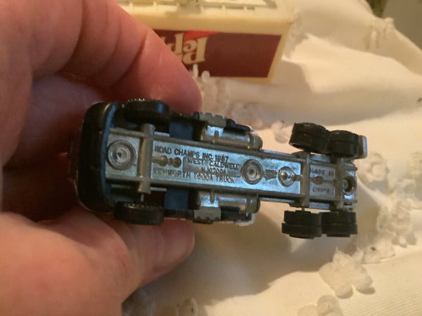 VINTAGE TOY CAR Road Champs Dr Pepper Kenworth Truck Trailer Die Cast Semi 1987